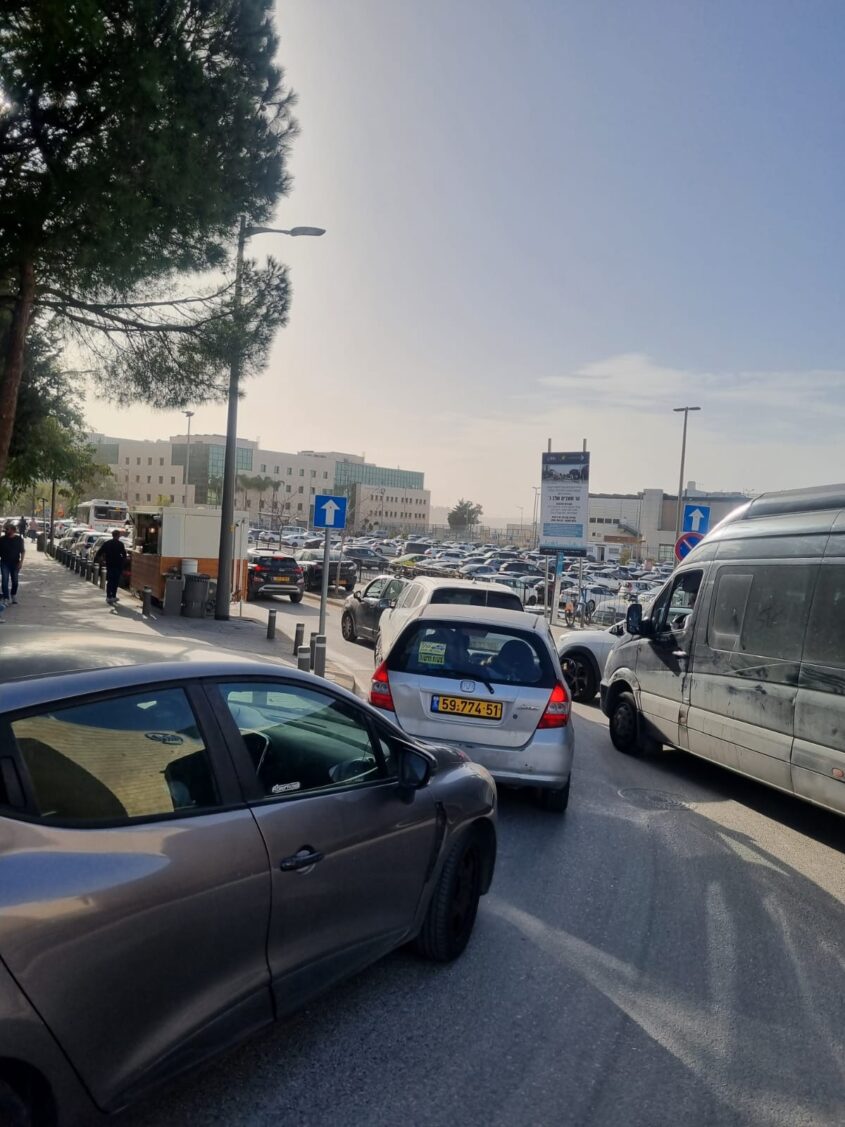 הפקקים ברמות, כעת (צילומים: רץ ברשת, מפורסם לפי סעיף 27א')