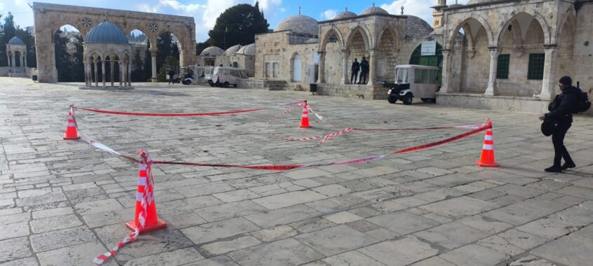 רסיס ברחבת הר הבית (צילום: דוברות המשטרה)