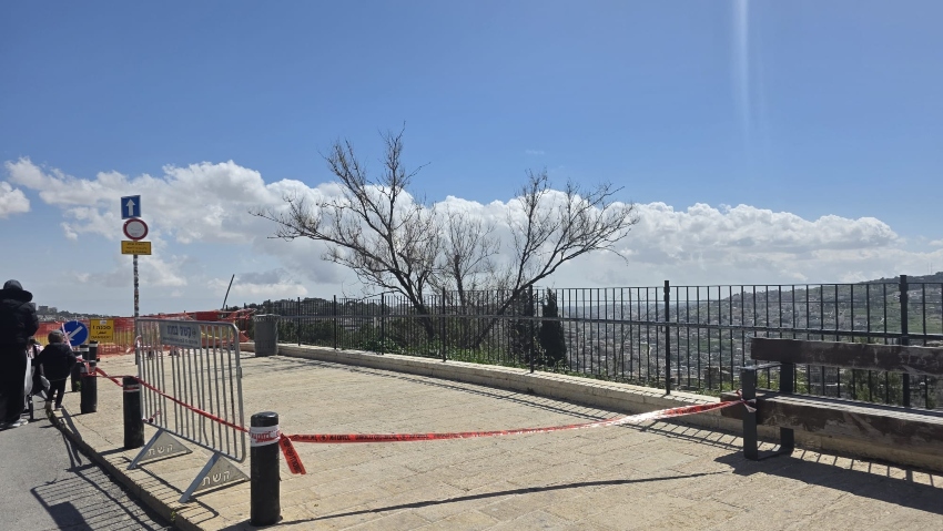 אזור הנפילה של שבר היירוט (צילום: דוברות העירייה)