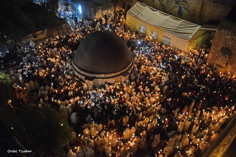 טקס 'האש הקדושה' בכנסיית הקבר (צילום: אורטל צבר)