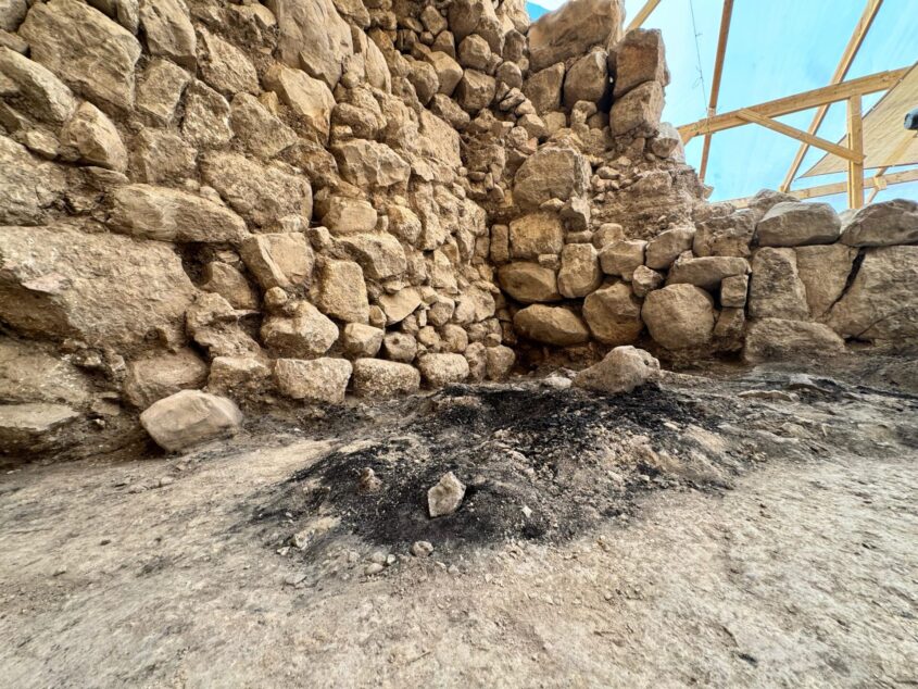 שרידי החורבן שנחשפו (צילום: רעות וילף, עיר דוד)