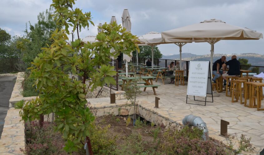 מתחם הכניסה המשודרג ביד קנדי-עמינדב (צילום: שלומי אמסלם, מערך ההסברה קק"ל)2)