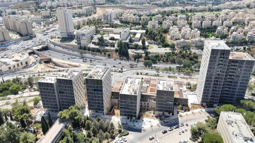 מתחם המעונות בקמפוס גבעת רם (צילום: שיכון ובינוי)