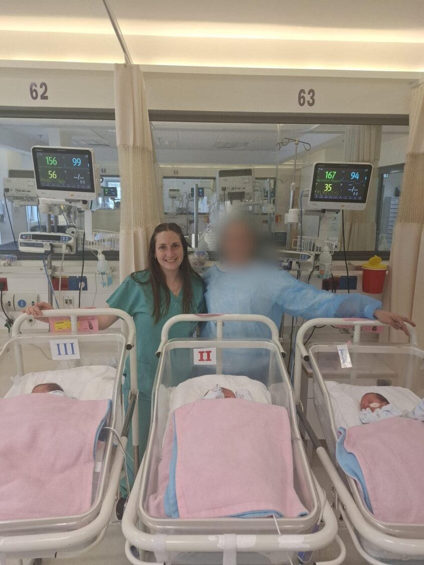 שלישיית הבנות שנולדה בשערי צדק (צילום: שערי צדק)