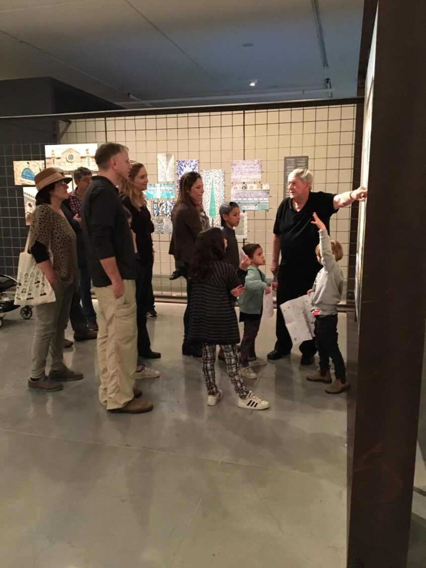 דוד קרויאנקר בתערוכה במוזיאון (צילום: באדיבות המשפחה)