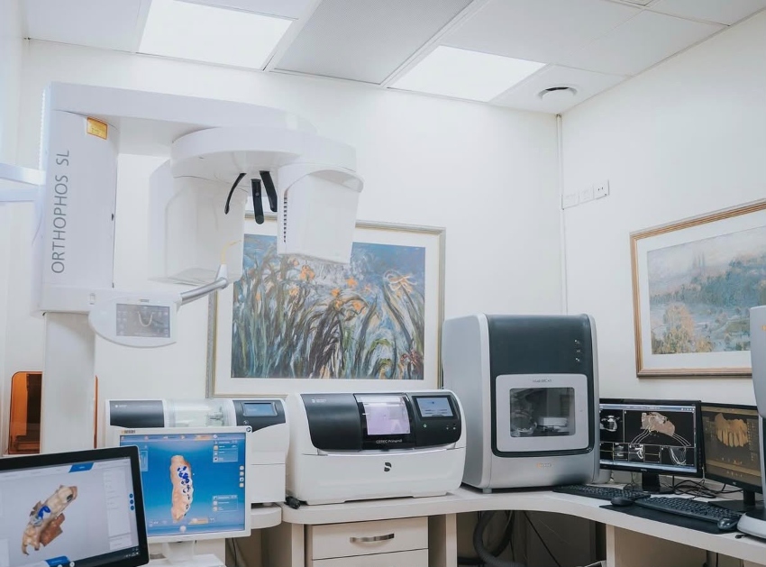 מערכת CEREC לייצור כתרים במרפאת שרטר בירושלים (צילום: יח"צ)