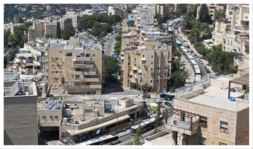 פקק ברחוב שאולזון בהר נוף (צילום:בני בירנצוויג))