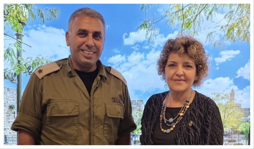 : יעל ענתבי עם רס"ן גבי בן דוד (צילום: