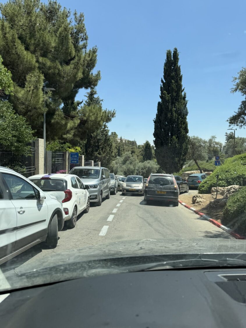 מטרדי התנועה במדרון ימין משה (צילום: ארי אושר פרי-צדיק)