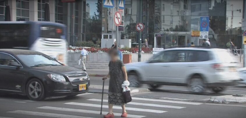 אזרחים ותיקים (צילום: עמותת אור ירוק)